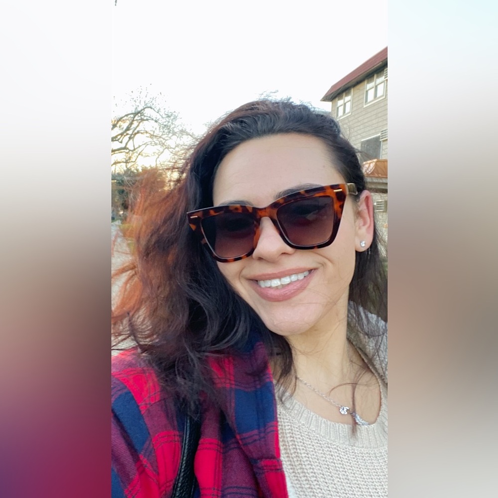 Meet your Posher, Brittni